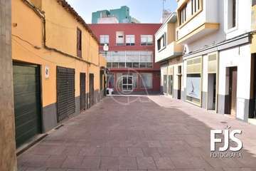 El Cabildo supervisa la finalización de las obras de mejora en la Zona Comercial Abierta de Los Llanos/Francisco Javier Santana.